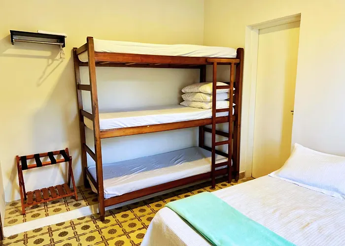 Tombo Beach Home Stay Guarujá
